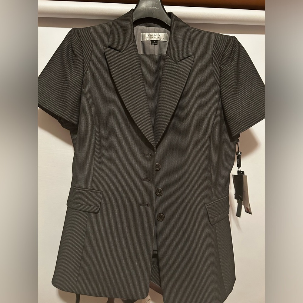 Tahari pant suit, size 6. NWT!  Dark grey pinstripe, short sleeve jacket & pants